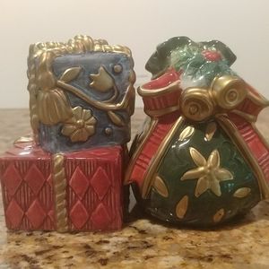 🌲 Jolly Ole St. Nick Salt/Pepper Shakers